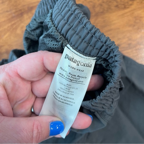 Patagonia Men’s Baggies shorts 6” inseam dark gray size small - Picture 3 of 9